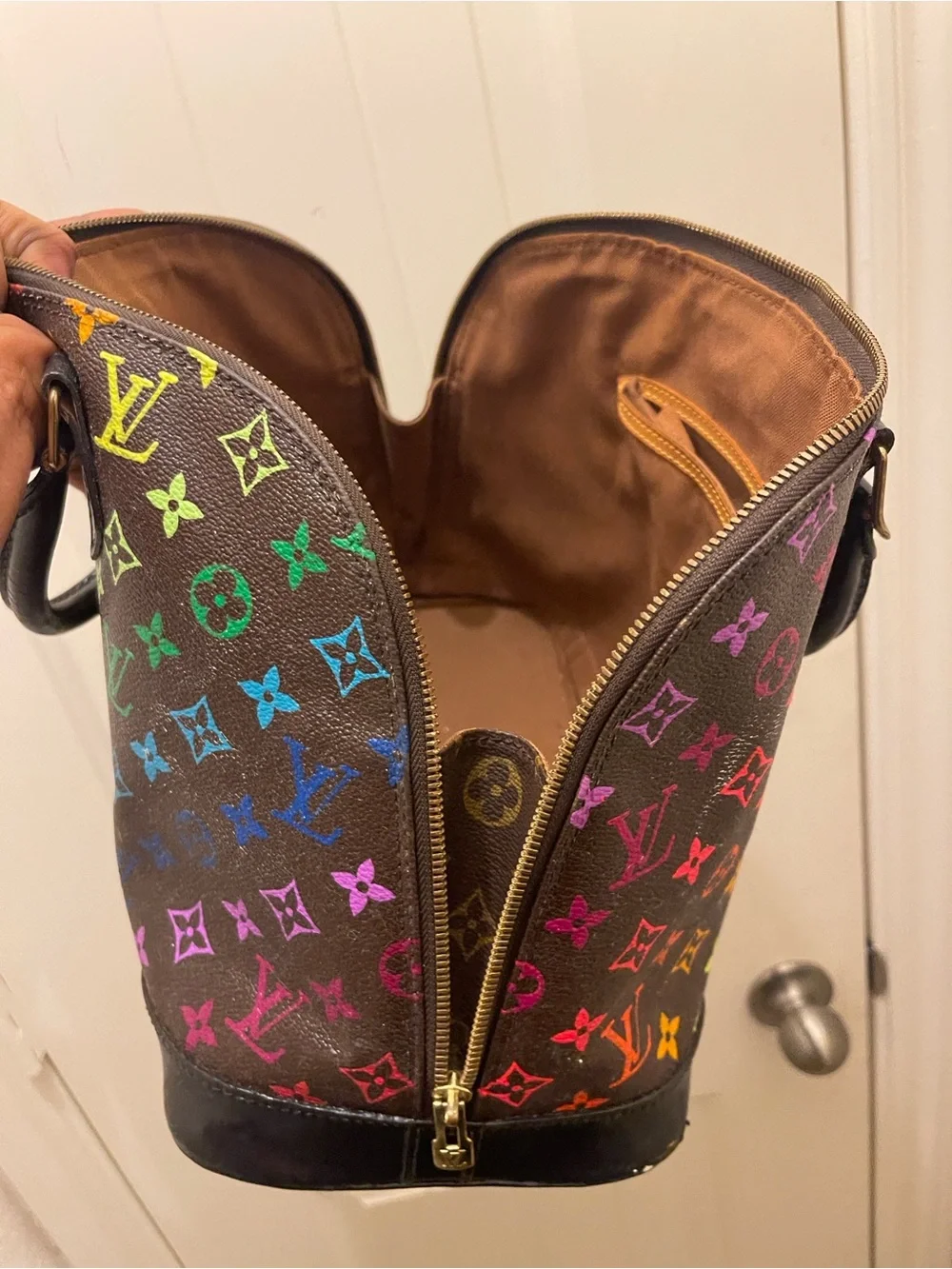 Authentic Louis Vuitton, please check all picture of condition - Picture 14 of 17